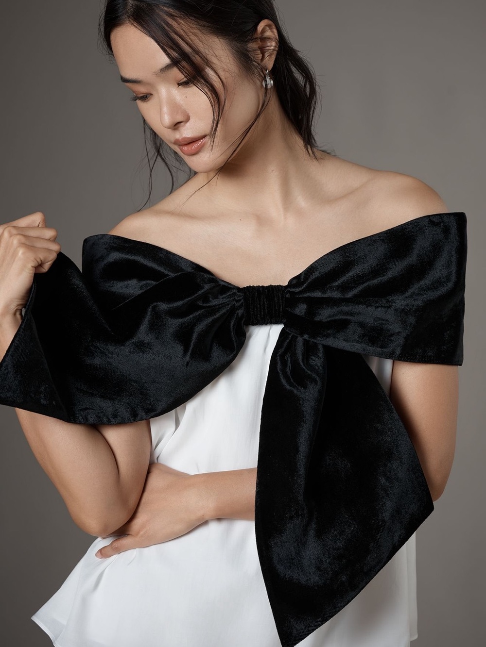 Nwt off the shoulder bow top mare mare